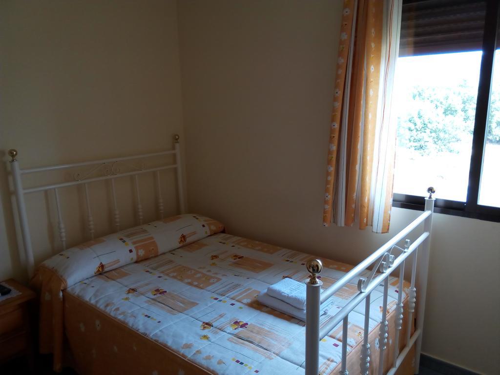 Hostal Miraflor De Las Cadenas Cuacos De Yuste Luaran gambar