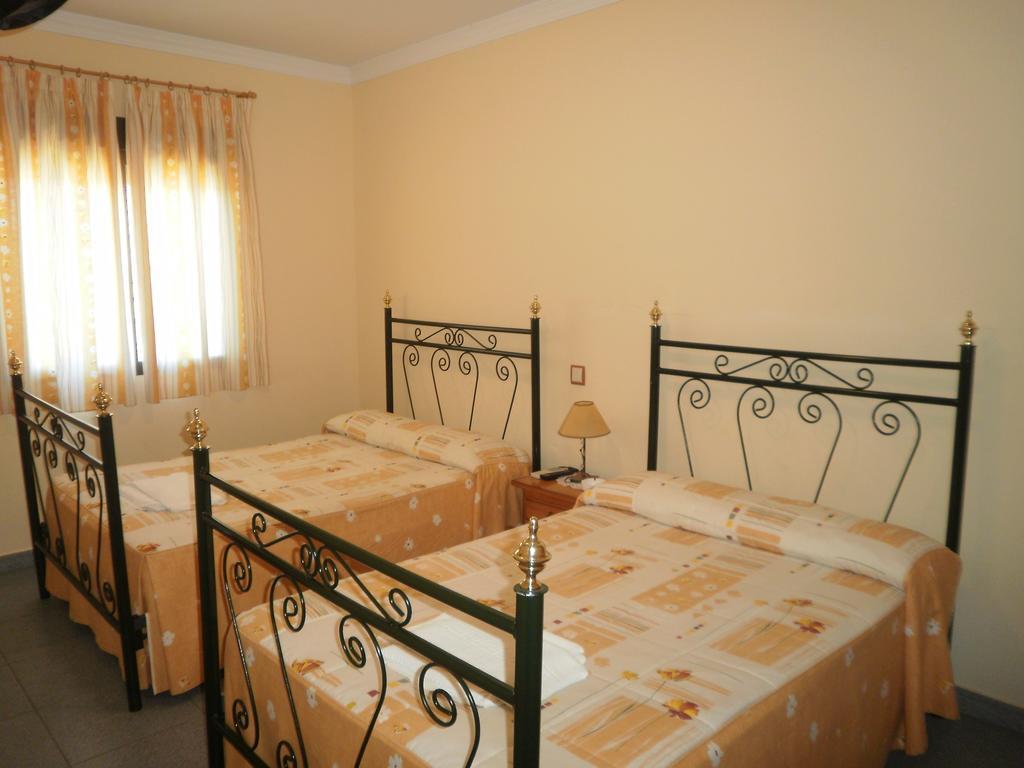 Hostal Miraflor De Las Cadenas Cuacos De Yuste Luaran gambar